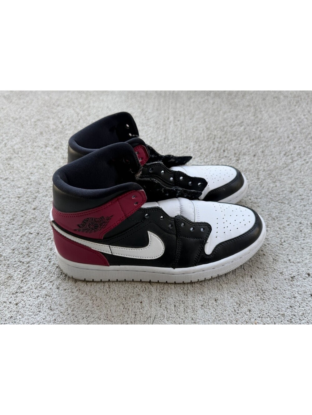Nike Air Jordan‎ 1 Mid Noble Red Black White GS 6.5Y BQ6472-016 Youth Shoes